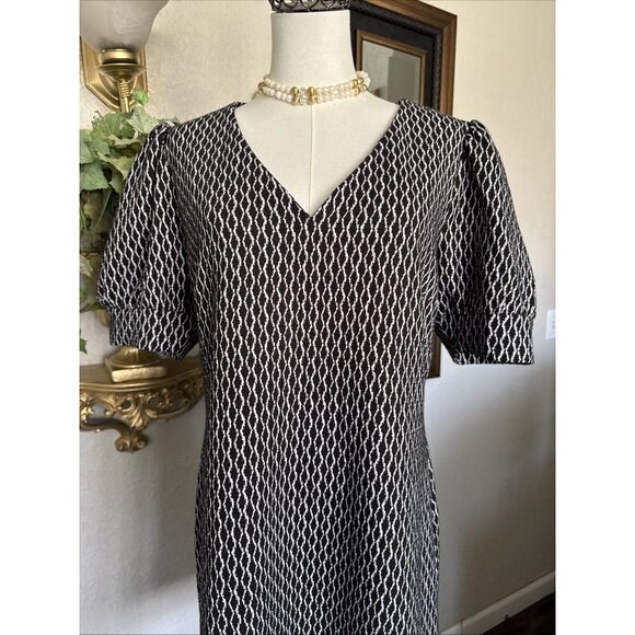Tommy Hilfiger Puff Short Sleeve Swing Dress Pull On Black White Vneck Size 14 - Picture 2 of 16